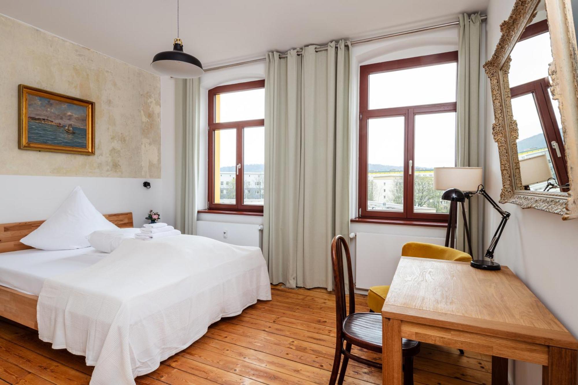 Kuenstlerzimmer Im Kulturhaus Haeselburg Гера Экстерьер фото