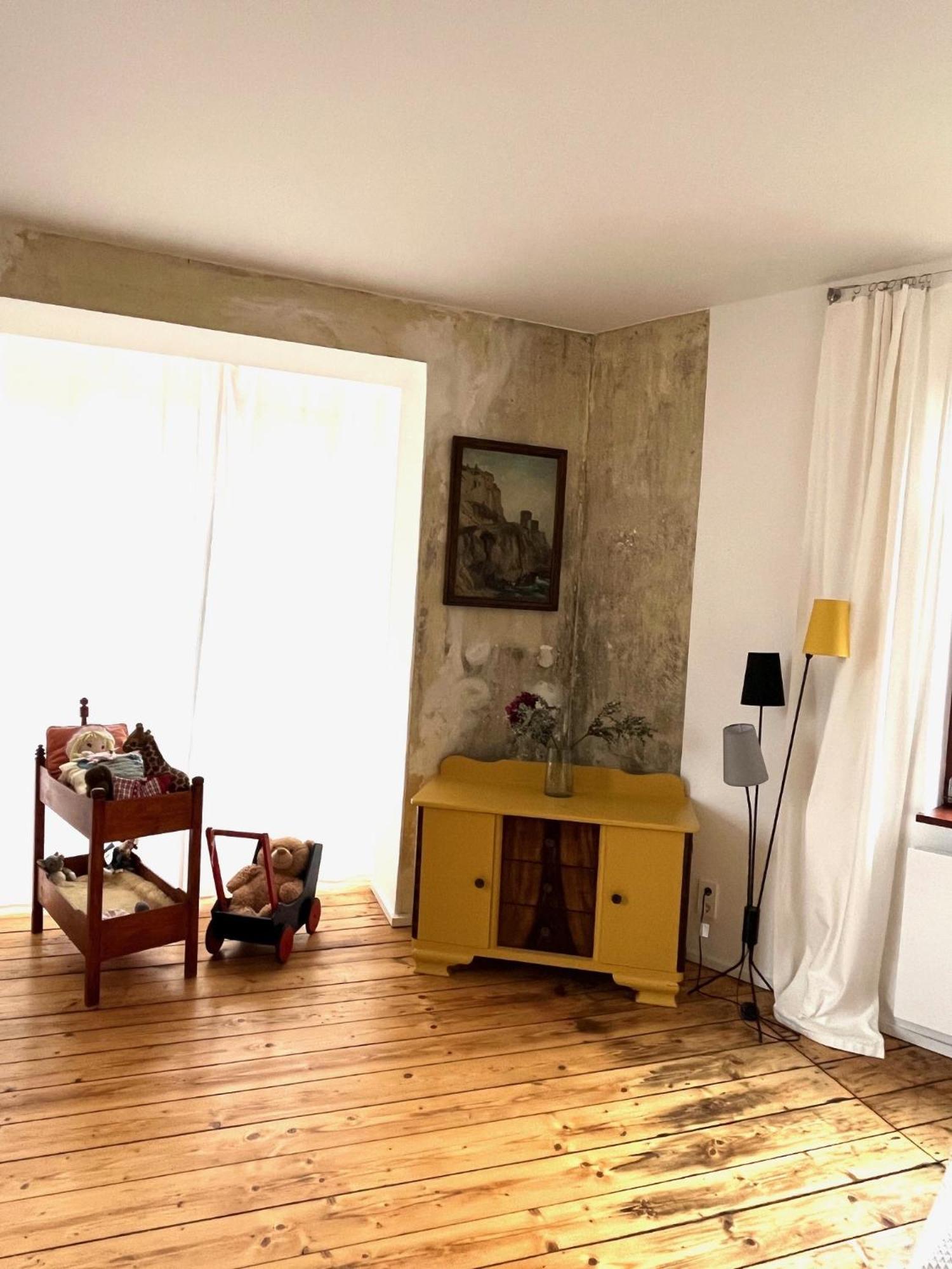 Kuenstlerzimmer Im Kulturhaus Haeselburg Гера Экстерьер фото
